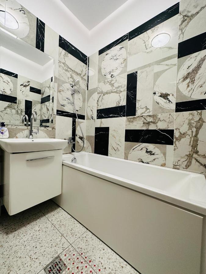 Luxury Studios Iasi Luaran gambar